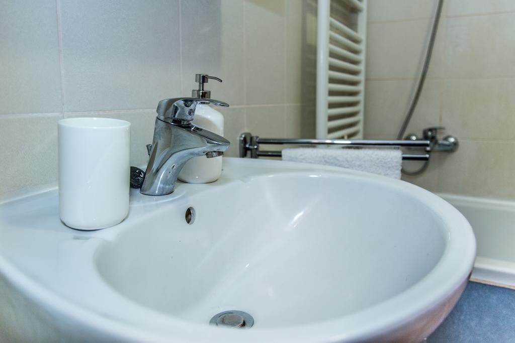 Apartment Roko Osijek Buitenkant foto