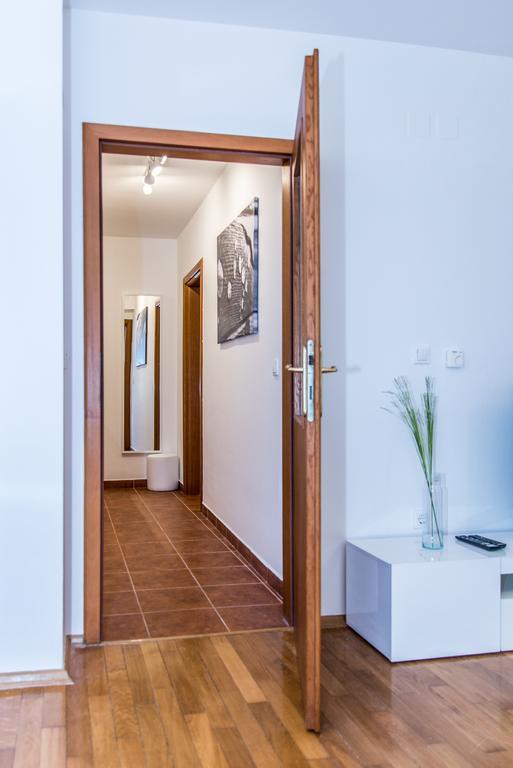 Apartment Roko Osijek Buitenkant foto