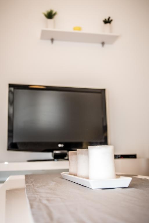 Apartment Roko Osijek Buitenkant foto