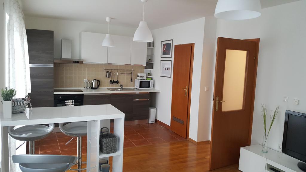 Apartment Roko Osijek Buitenkant foto