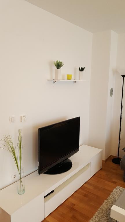 Apartment Roko Osijek Buitenkant foto
